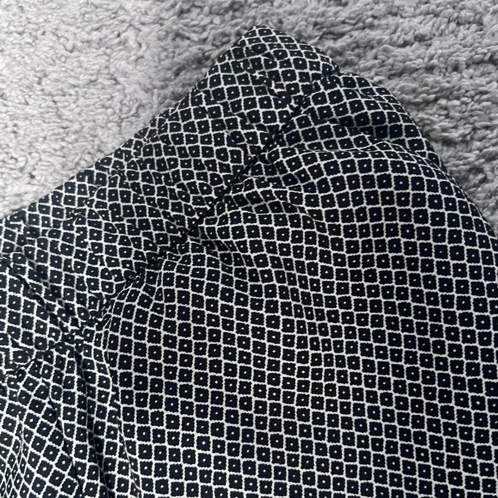 H&M Tapered Pants Womens 4 Black White Excellent Geometric